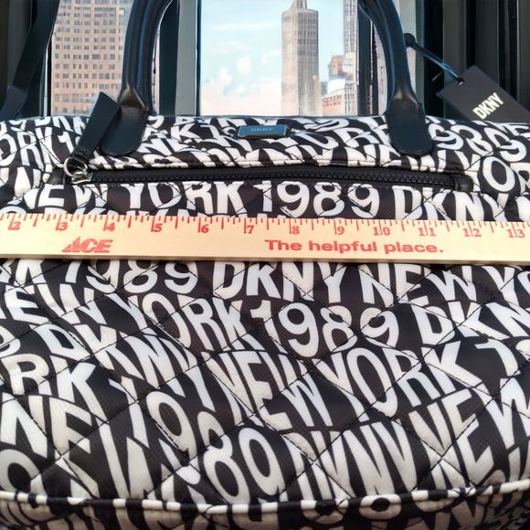 NWT DKNY Womens LYLA Quilted Black White Softshell Zip Large Shopper Tote Gift - Picture 5 of 15